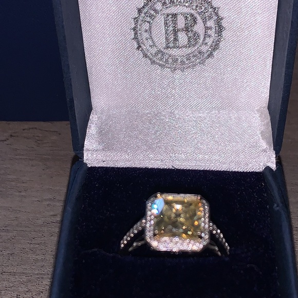 Bradford exchange canary princess halo ring - Picture 3 of 12